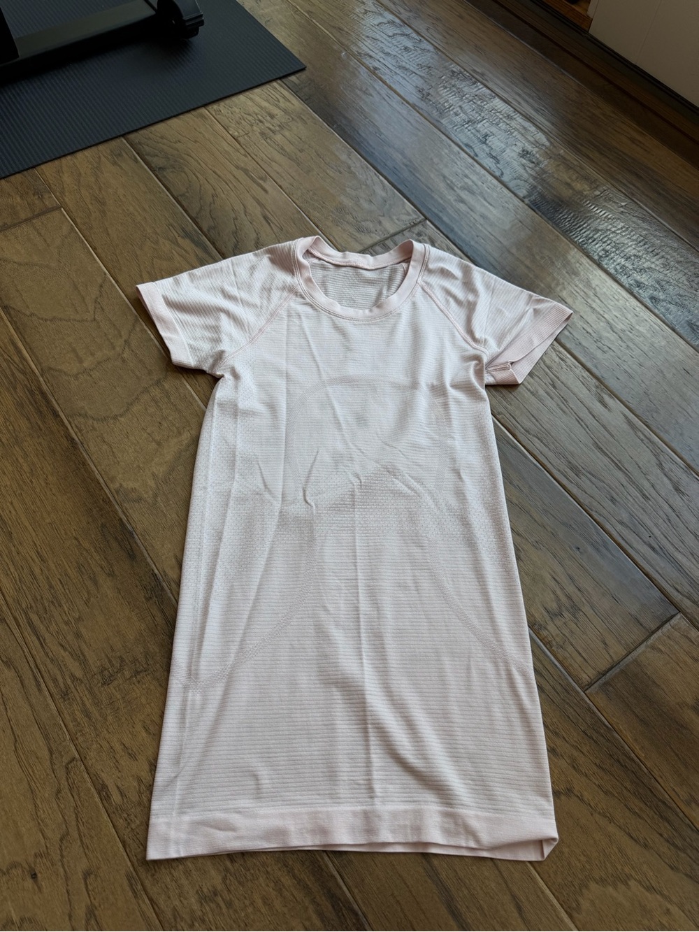 lululemon athletica Light Pink Short Sleeve Swiftly Tech 2.0 Hip Length